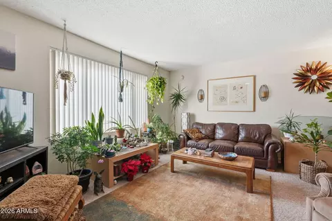 Living - 3462 E Hearn Rd, Phoenix, AZ 85032 photo 1 of 5