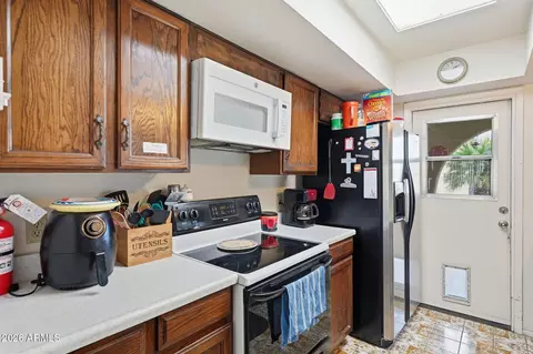 Kitchen - 3462 E Hearn Rd, Phoenix, AZ 85032 photo 1 of 5