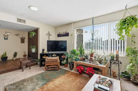 Living - 3462 E Hearn Rd, Phoenix, AZ 85032 photo 2 of 5