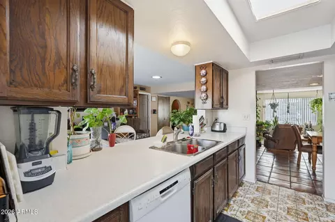 Kitchen - 3462 E Hearn Rd, Phoenix, AZ 85032 photo 4 of 5
