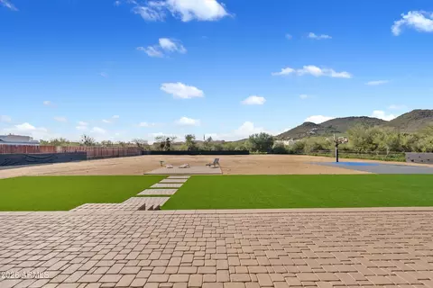 Exterior - 1617 W Maddock Rd, Phoenix, AZ 85086 photo 6 of 8