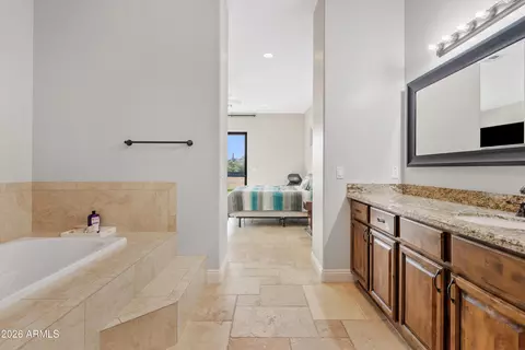 Bath - 1617 W Maddock Rd, Phoenix, AZ 85086 photo 5 of 6