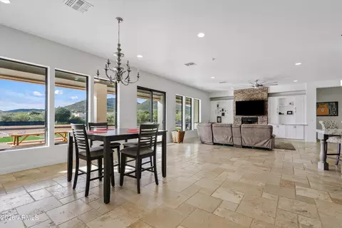 Dining - 1617 W Maddock Rd, Phoenix, AZ 85086 photo 2 of 3