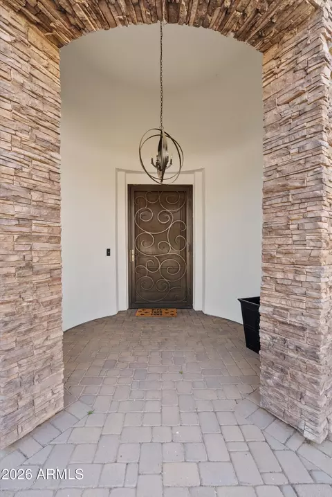 Exterior - 1617 W Maddock Rd, Phoenix, AZ 85086 photo 2 of 8