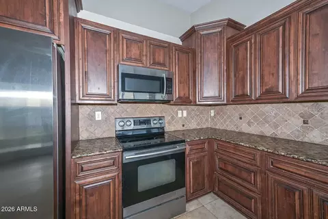 Kitchen - 14 E Piute Ave, Phoenix, AZ 85024 photo 3 of 5