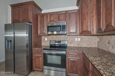 Kitchen - 14 E Piute Ave, Phoenix, AZ 85024 photo 4 of 5
