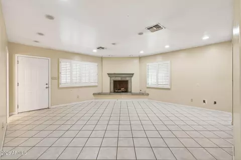 Living - 7730 N 7th Ave, Phoenix, AZ 85021 photo 3 of 3