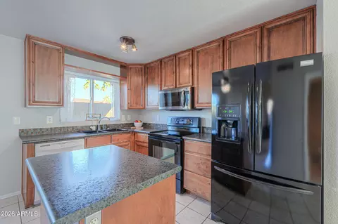 Kitchen - 1214 E Hearne Way, Gilbert, AZ 85234 photo 5 of 6
