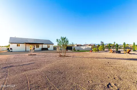 Exterior - 990 N Muleshoe Rd, Apache Junction, AZ 85119 photo 2 of 5