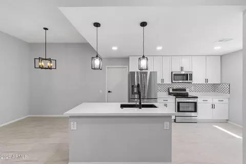 16817 N Meadow Park Dr, Sun City, AZ 85351