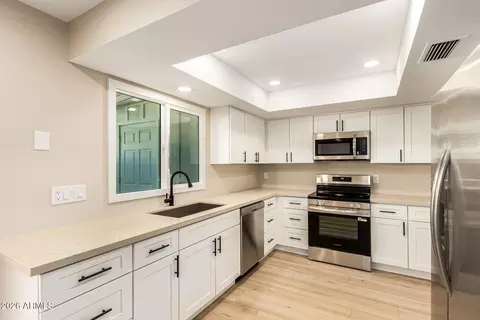 1742 W Stella Ln, Phoenix, AZ 85015