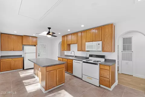1567 S Lawson Dr, Apache Junction, AZ 85120 photo 3