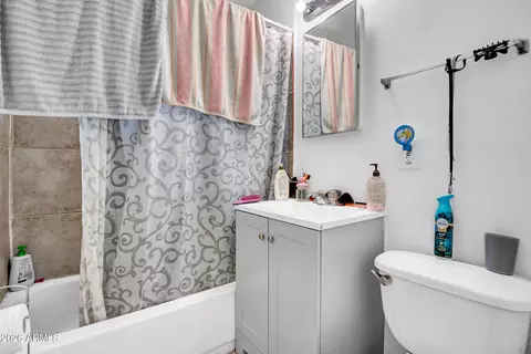 Bath - 1410 W Cheryl Dr, Phoenix, AZ 85021 photo 2 of 2