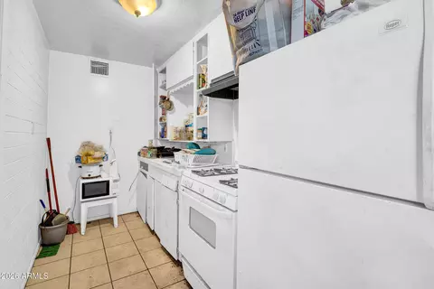 Kitchen - 1410 W Cheryl Dr, Phoenix, AZ 85021 photo 1 of 2