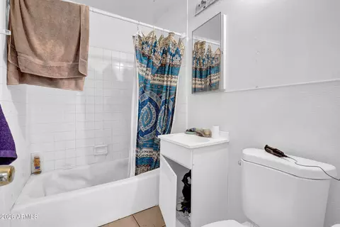 Bath - 1410 W Cheryl Dr, Phoenix, AZ 85021 photo 1 of 2
