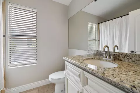 Bath - 1709 E Watercress Ln, Gilbert, AZ 85234 photo 2 of 3