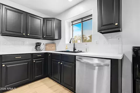 Kitchen - 1810 E Milky Way, Gilbert, AZ 85295 photo 5 of 6