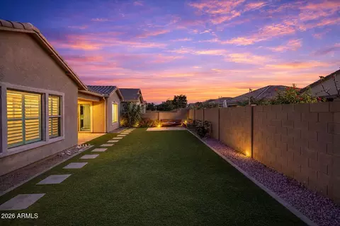 Exterior - 1073 E Holland Park Dr, Gilbert, AZ 85297 photo 3 of 6