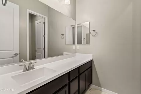 Bath - 1073 E Holland Park Dr, Gilbert, AZ 85297 photo 5 of 5