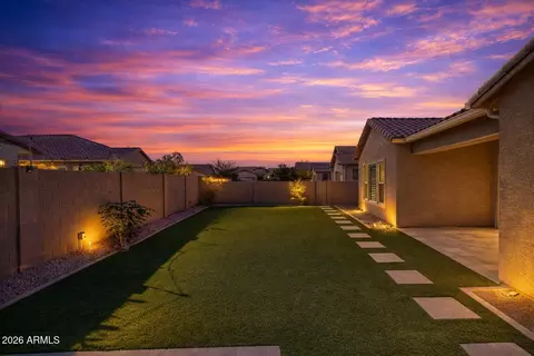 Exterior - 1073 E Holland Park Dr, Gilbert, AZ 85297 photo 4 of 6