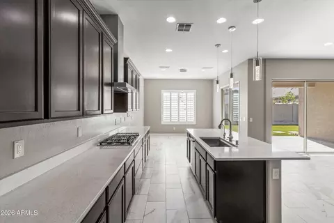 Entry Way - 1073 E Holland Park Dr, Gilbert, AZ 85297 photo 5 of 6