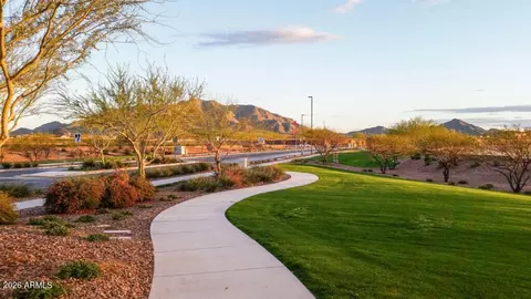 View/Area - 2735 E Hickory St, Gilbert, AZ 85298 photo 2 of 3