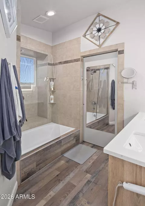 Bath - 42331 N 3rd St, Phoenix, AZ 85086 photo 1 of 4