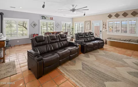 Living - 42331 N 3rd St, Phoenix, AZ 85086 photo 1 of 2