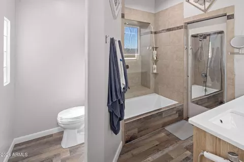 Bath - 42331 N 3rd St, Phoenix, AZ 85086 photo 2 of 4