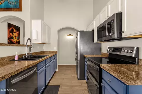 Kitchen - 11430 E Pronghorn Ave, Mesa, AZ 85212 photo 5 of 5
