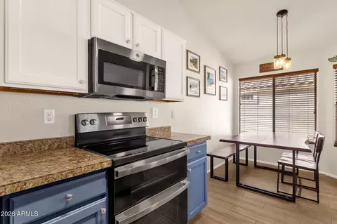 Kitchen - 11430 E Pronghorn Ave, Mesa, AZ 85212 photo 4 of 5