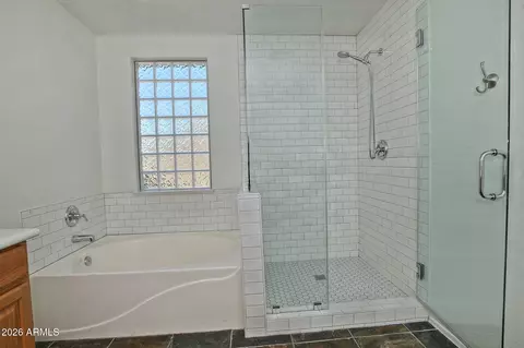 Bath - 1708 E Cielo Grande Ave, Phoenix, AZ 85024 photo 4 of 5