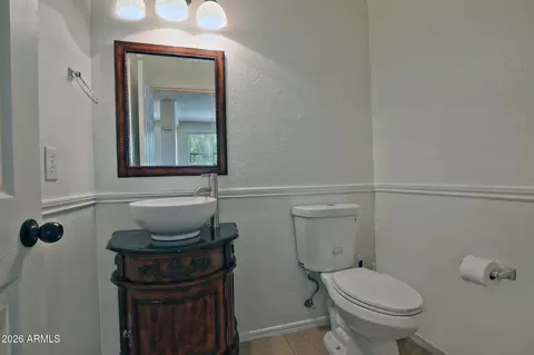 Bath - 1708 E Cielo Grande Ave, Phoenix, AZ 85024 photo 1 of 5