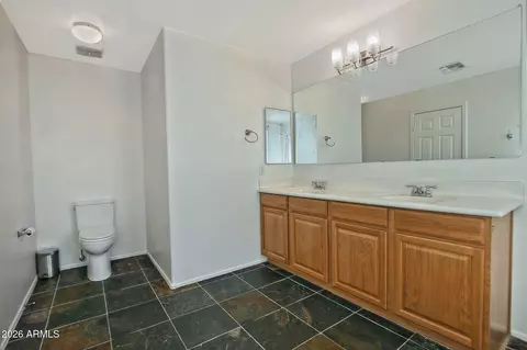 Bath - 1708 E Cielo Grande Ave, Phoenix, AZ 85024 photo 5 of 5