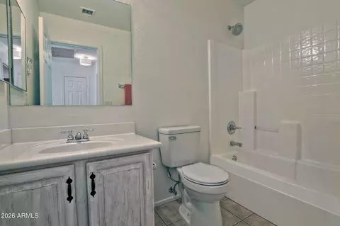 Bath - 1708 E Cielo Grande Ave, Phoenix, AZ 85024 photo 2 of 5