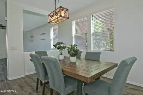 Dining - 1708 E Cielo Grande Ave, Phoenix, AZ 85024 photo 2 of 2