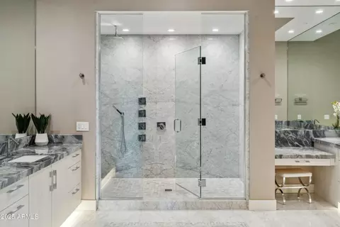 Bath - 2 Biltmore Est #309, Phoenix, AZ 85016 photo 1 of 7