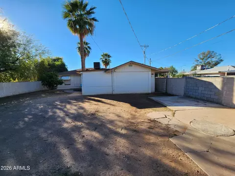 Exterior - 2028 W Clarendon Ave, Phoenix, AZ 85015 photo 3 of 4