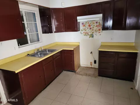 Kitchen - 2028 W Clarendon Ave, Phoenix, AZ 85015 photo 1 of 1