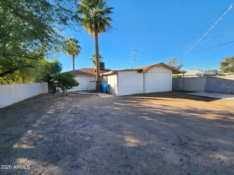 Exterior - 2028 W Clarendon Ave, Phoenix, AZ 85015 photo 4 of 4