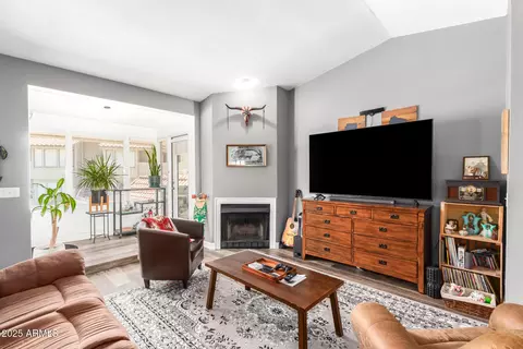 1820 E Morten Ave #214, Phoenix, AZ 85020