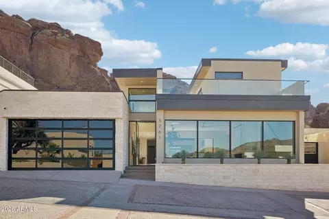 5761 N Echo Canyon Cir, Phoenix, AZ 85018