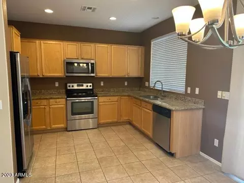 Kitchen - 857 E Cathy Dr, Gilbert, AZ 85296 photo 2 of 2
