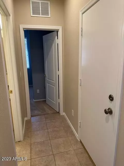 Entry Way - 857 E Cathy Dr, Gilbert, AZ 85296 photo 2 of 2