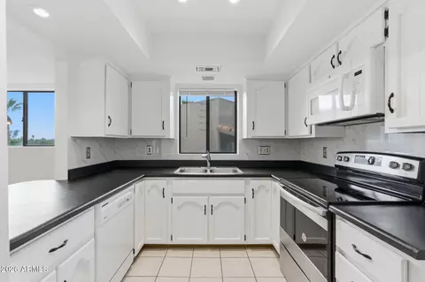 Kitchen - 7061 E Broadway Rd #48, Mesa, AZ 85208 photo 3 of 7