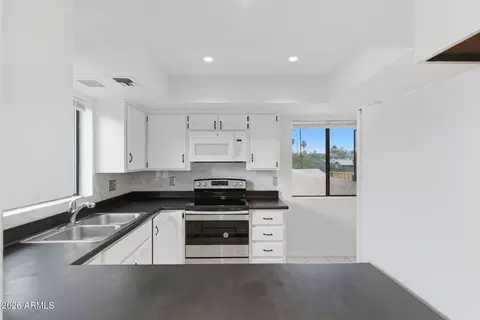 Kitchen - 7061 E Broadway Rd #48, Mesa, AZ 85208 photo 5 of 7
