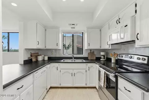 Kitchen - 7061 E Broadway Rd #48, Mesa, AZ 85208 photo 1 of 7