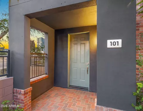 Exterior - 706 E Washington St #101, Phoenix, AZ 85034 photo 3 of 4