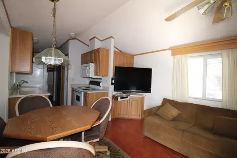 1056 S Seneca Dr, Apache Junction, AZ 85119 photo 3