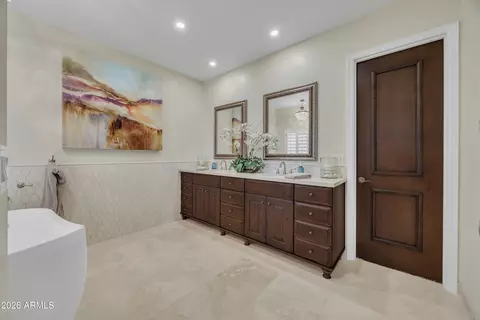 Bath - 3118 E Maryland Ave, Phoenix, AZ 85016 photo 4 of 5
